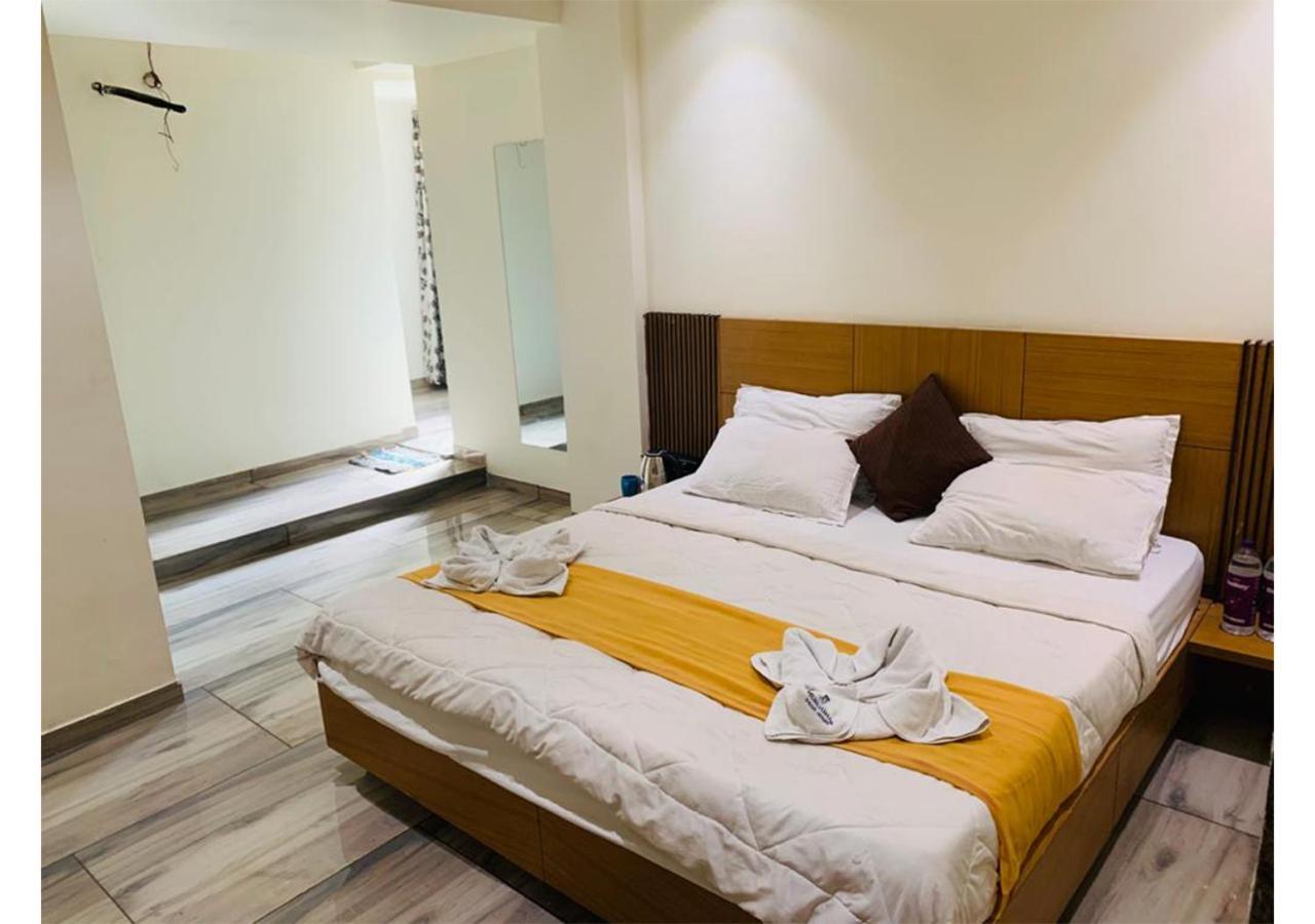 Shree Murlidhar Guest House Сурат Екстериор снимка