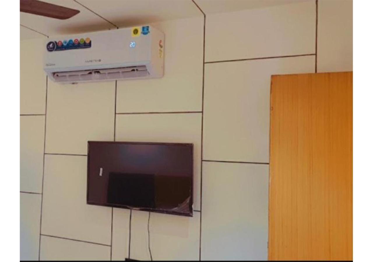 Shree Murlidhar Guest House Сурат Екстериор снимка