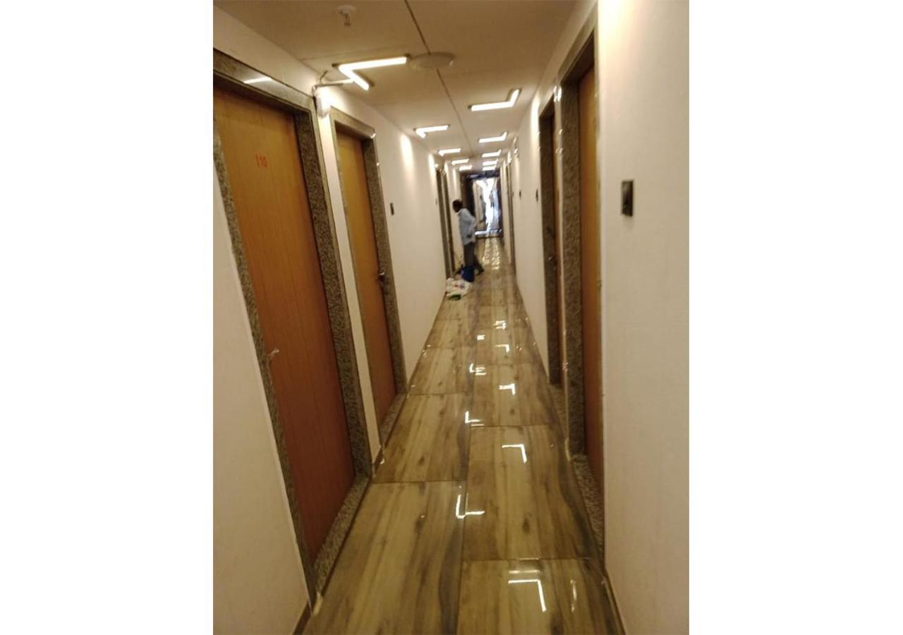 Shree Murlidhar Guest House Сурат Екстериор снимка