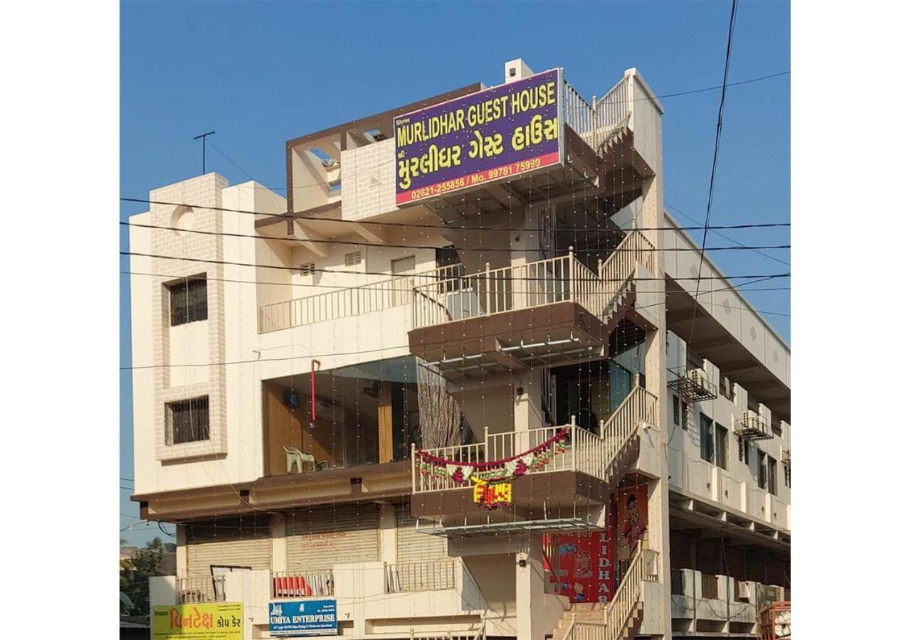 Shree Murlidhar Guest House Сурат Екстериор снимка