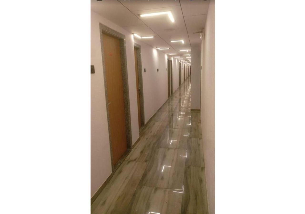 Shree Murlidhar Guest House Сурат Екстериор снимка