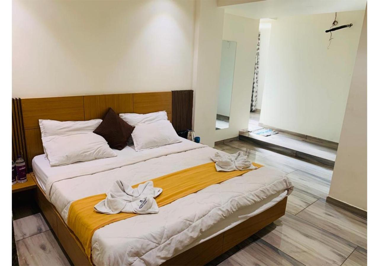Shree Murlidhar Guest House Сурат Екстериор снимка